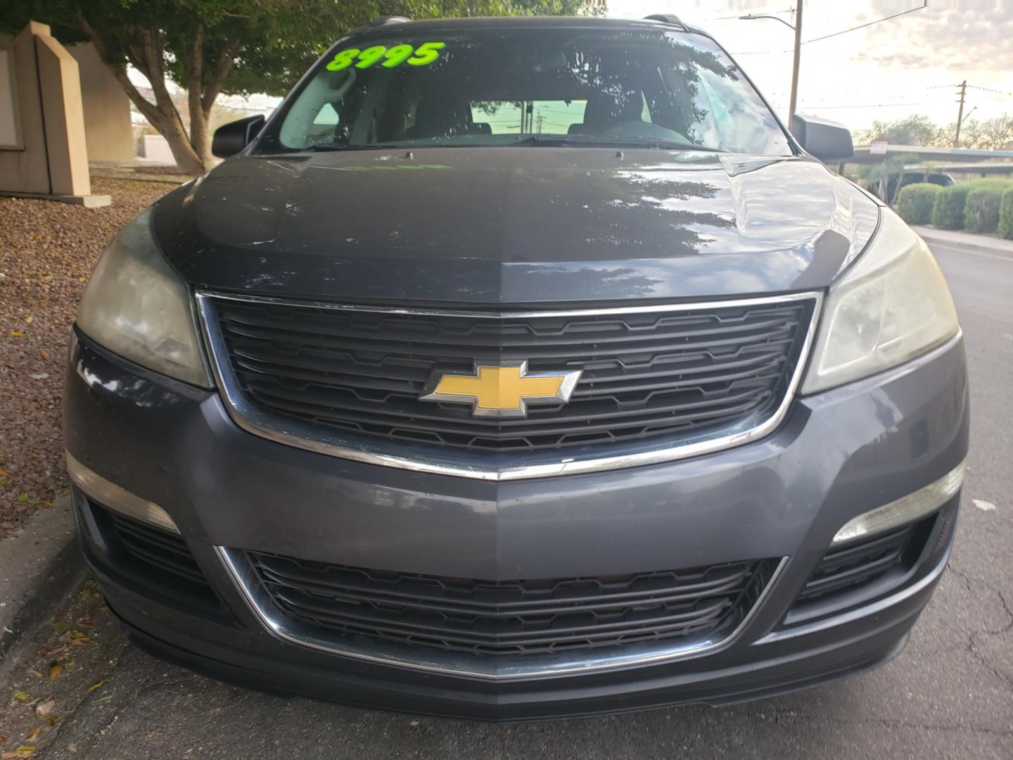 2014 /gray and lite gray Chevrolet Traverse ls (1GNKRFED7EJ) with an 3.6L V6 DOHC 24V engine, 4-Speed Automatic transmission, located at 323 E Dunlap Ave., Phoenix, AZ, 85020, (602) 331-9000, 33.567677, -112.069000 - 2014 Chevrolet Traverse LS,.......EXCELLENT condition,.... Ice Cold A/C, Gray and lite gray interior with lite gray cloth seats in near perfect condition, 3RD row seating, Rear AC, New brakes, Tune up, Touch screen Stereo/CD Player, Bluetooth, Phone sync, Backuup camera, Satellite, This suv is gorge - Photo#1